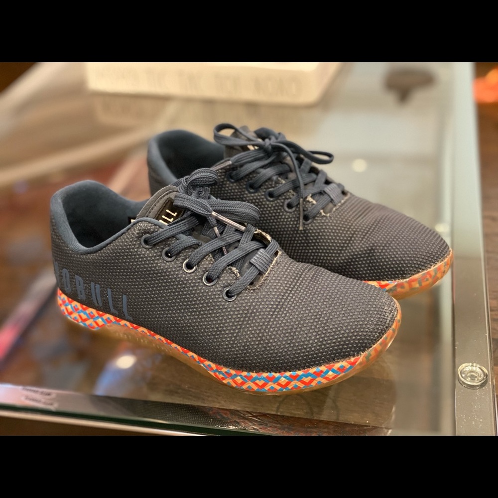 NOBULL Trainers- Good condition size 9